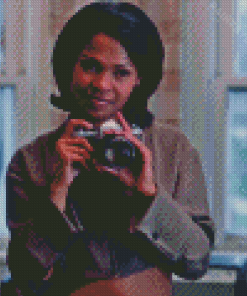 Nina With Camera From Love Jones Diamond Painting