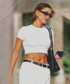 Stylish Hailey Bieber Diamond Painting